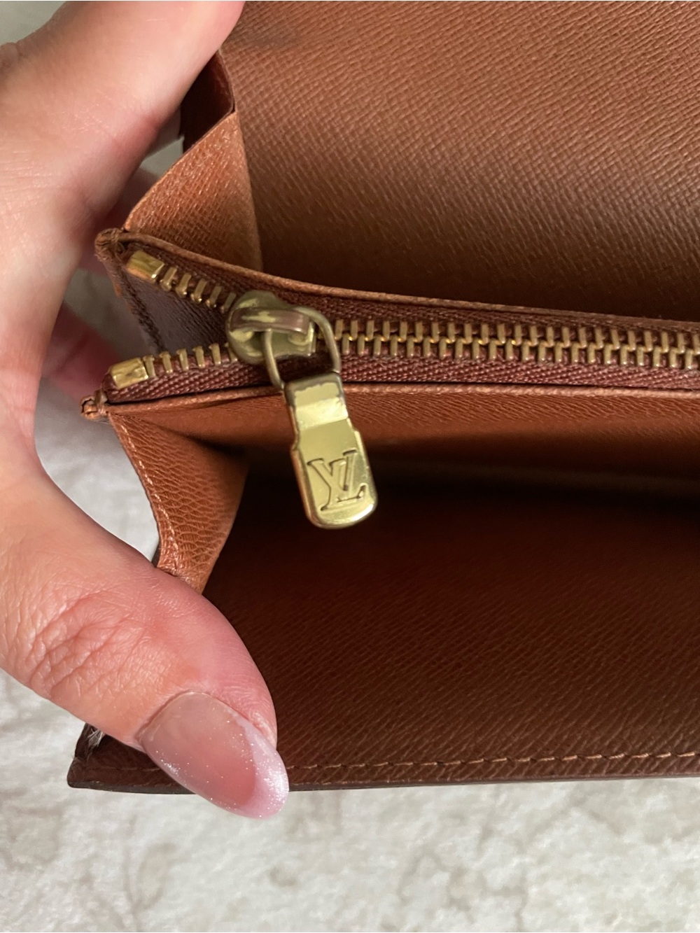 Louis Vuitton Monogram Sarah Long Wallet - Picture 9 of 16